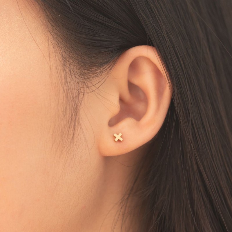 WESLEY STUD EARRINGS